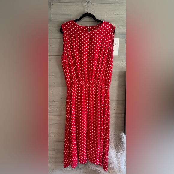 Chic Red Polka Dot Midi Dress - Picture 8 of 8